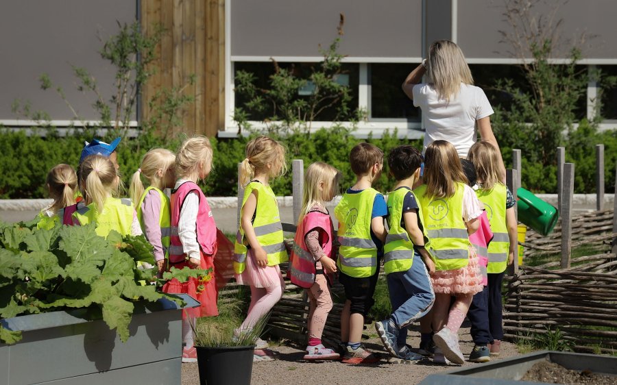 2024 Barn i skolehage2024 Barnehagebarn i skolehage