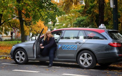 2020 Anne Hove, Norges Taxiforbund, på jobb i Oslo